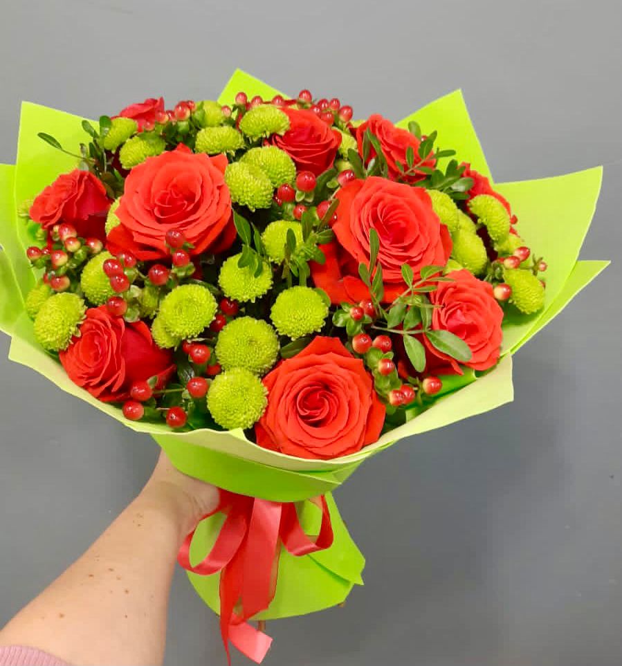 Букет цветов из: Хризантемы и Розы в Аликоновке