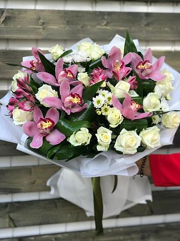 Букет цветов из: Розы и Хризантемы в Аликоновке