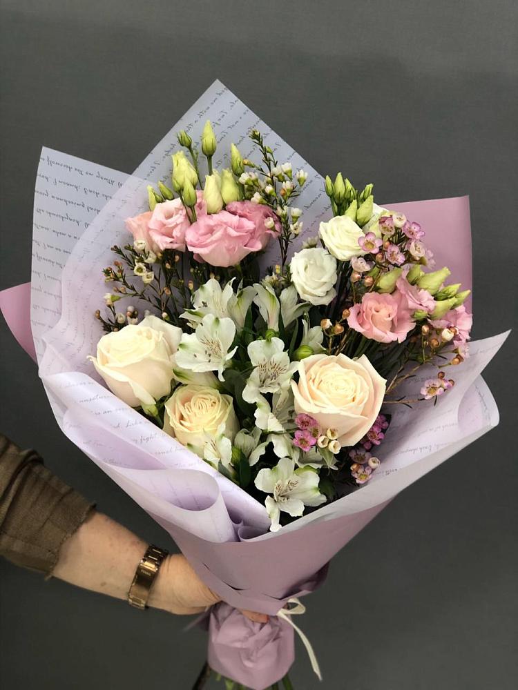 Букет цветов из: Альстромерии, Розы и Лизиантусы в Аликоновке