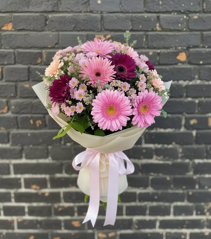Букет цветов из: Герберы и Хризантемы в Аликоновке