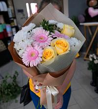 Букет цветов из:  Герберы, Розы и Хризантемы в Аликоновке