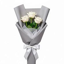 Букет 3 белые розы в Аликоновке