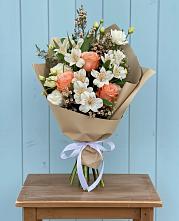 Букет цветов из:  Альстромерии, Лизиантусы, Розы и Хризантемы в Аликоновке