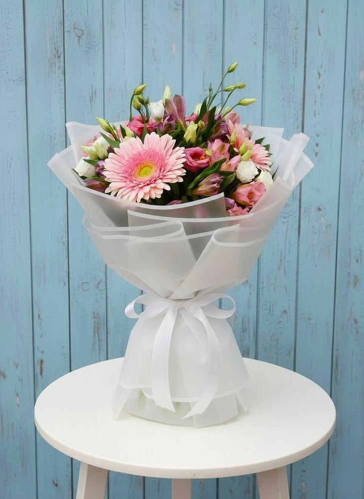 Букет цветов из: Герберы, Альстромерии и Лизиантусы в Аликоновке