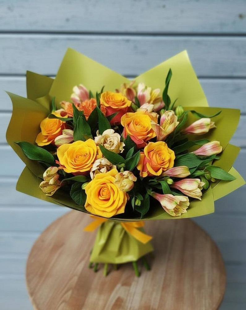 Букет цветов из: Альстромерии и Розы в Аликоновке