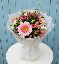 Букет цветов из:  Герберы, Альстромерии и Лизиантусы в Аликоновке