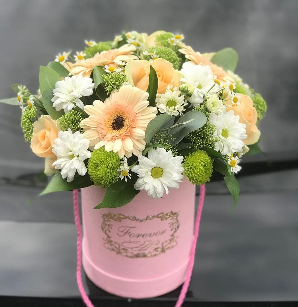 Цветочная композиция из Розы, Герберы и Хризантемы в шляпной коробке в Аликоновке