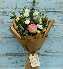 Букет цветов из:  Розы и Лизиантусы в Аликоновке