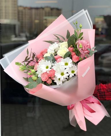 Букет цветов из: Розы, Лизиантусы и Хризантемы в Аликоновке